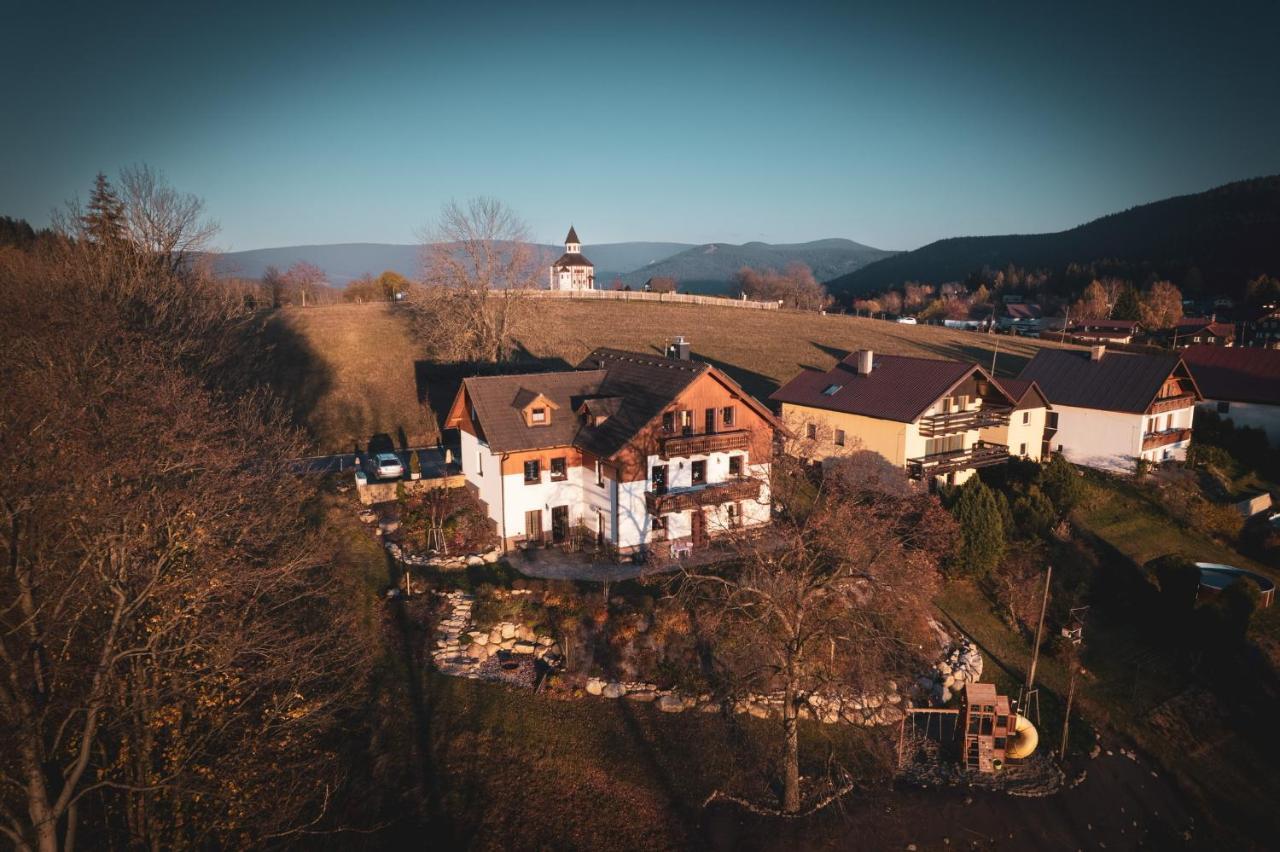Penzion Zrzka Korenov Exterior photo